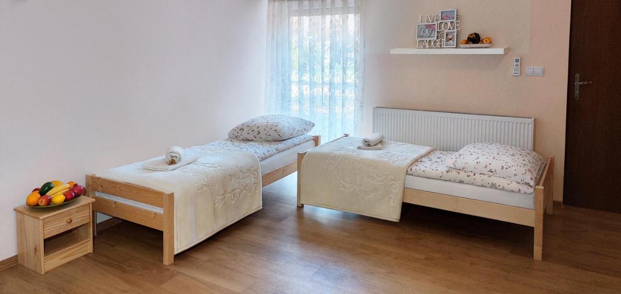 Apartamenty Gorki Male Tuszyn Esterno foto