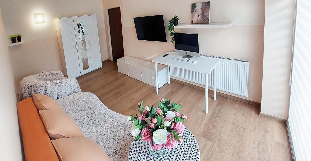 Apartamenty Gorki Male Tuszyn Esterno foto