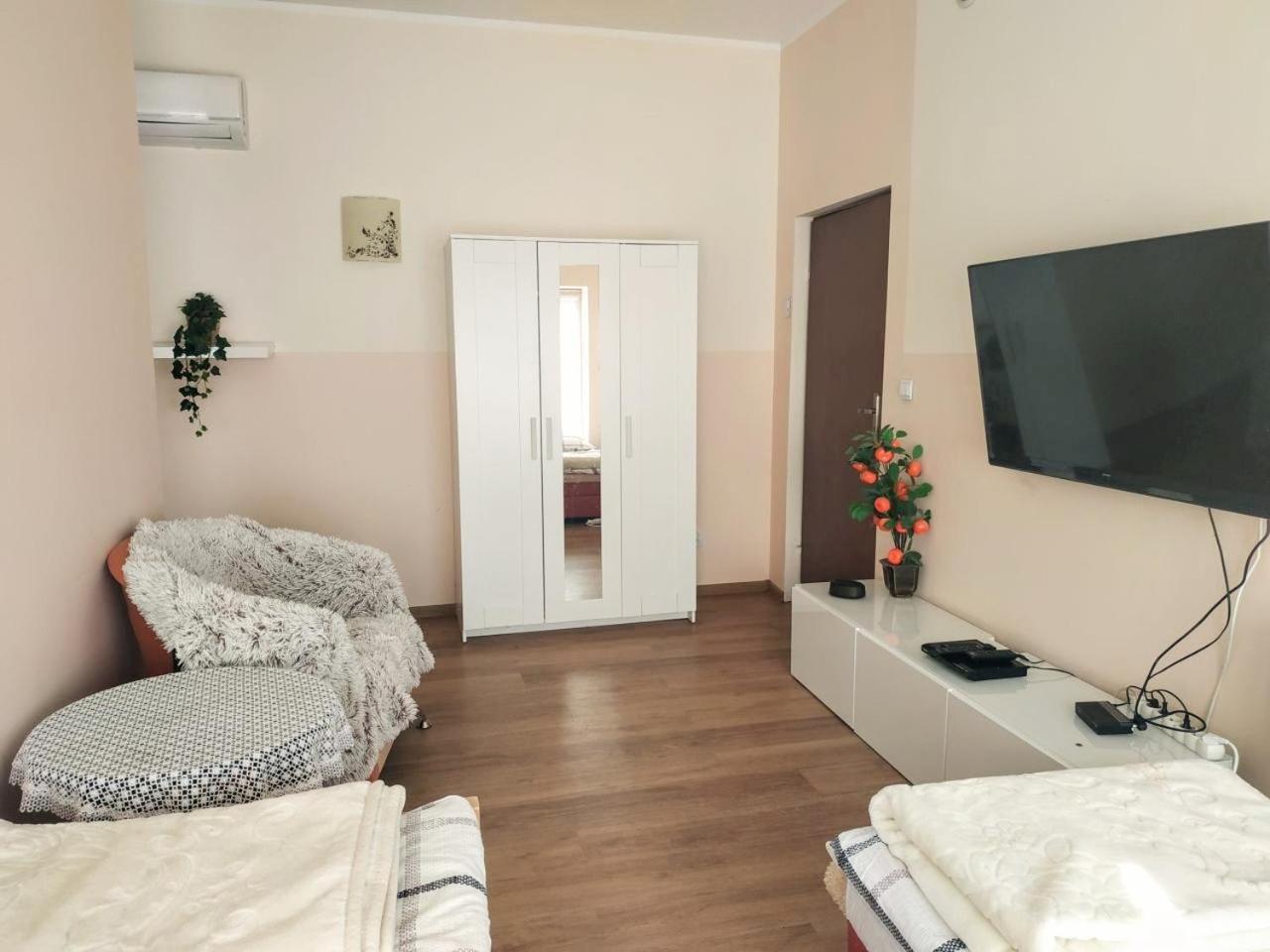 Apartamenty Gorki Male Tuszyn Esterno foto