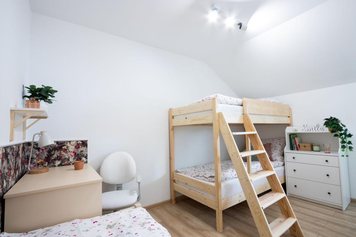 Apartamenty Gorki Male Tuszyn Esterno foto
