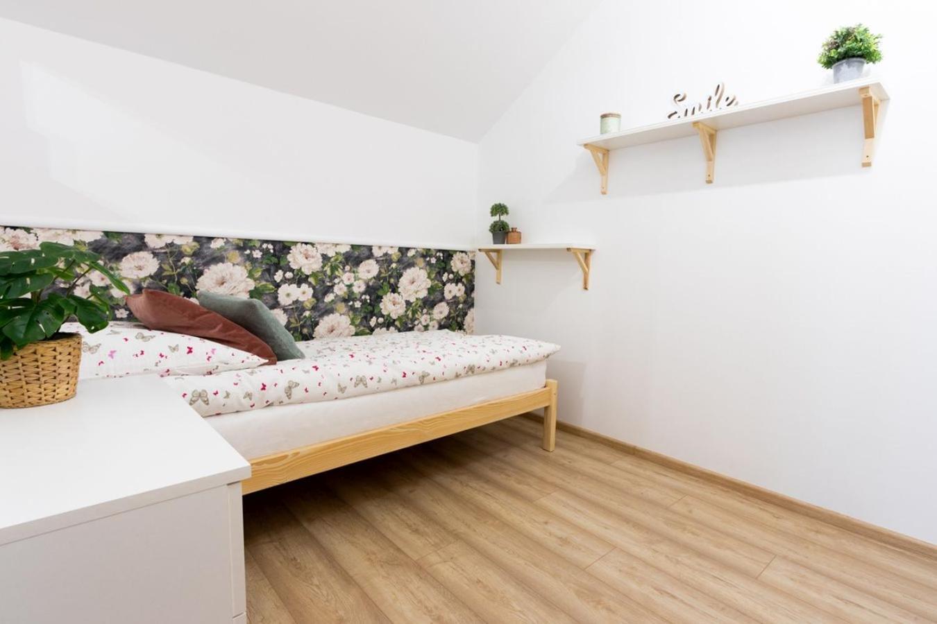 Apartamenty Gorki Male Tuszyn Esterno foto